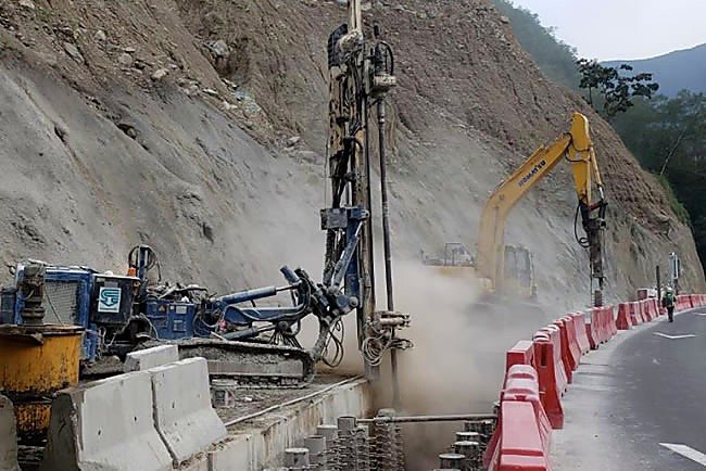 Perforación en obra vial — fotografía del portafolio de Soiling